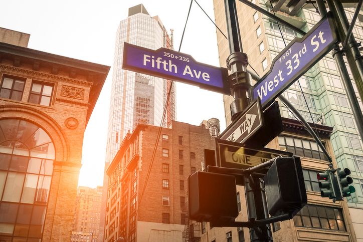 Fifth Avenue di NYC: la pedonalizzazione implementa shopping e affari